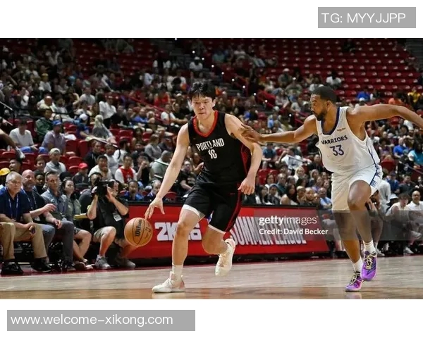 开拓者对阵魔术半场结束杨瀚森连续第五场未能登场