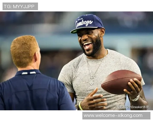 詹姆斯重温青春岁月与高中队友合影穿橄榄球队服引发回忆